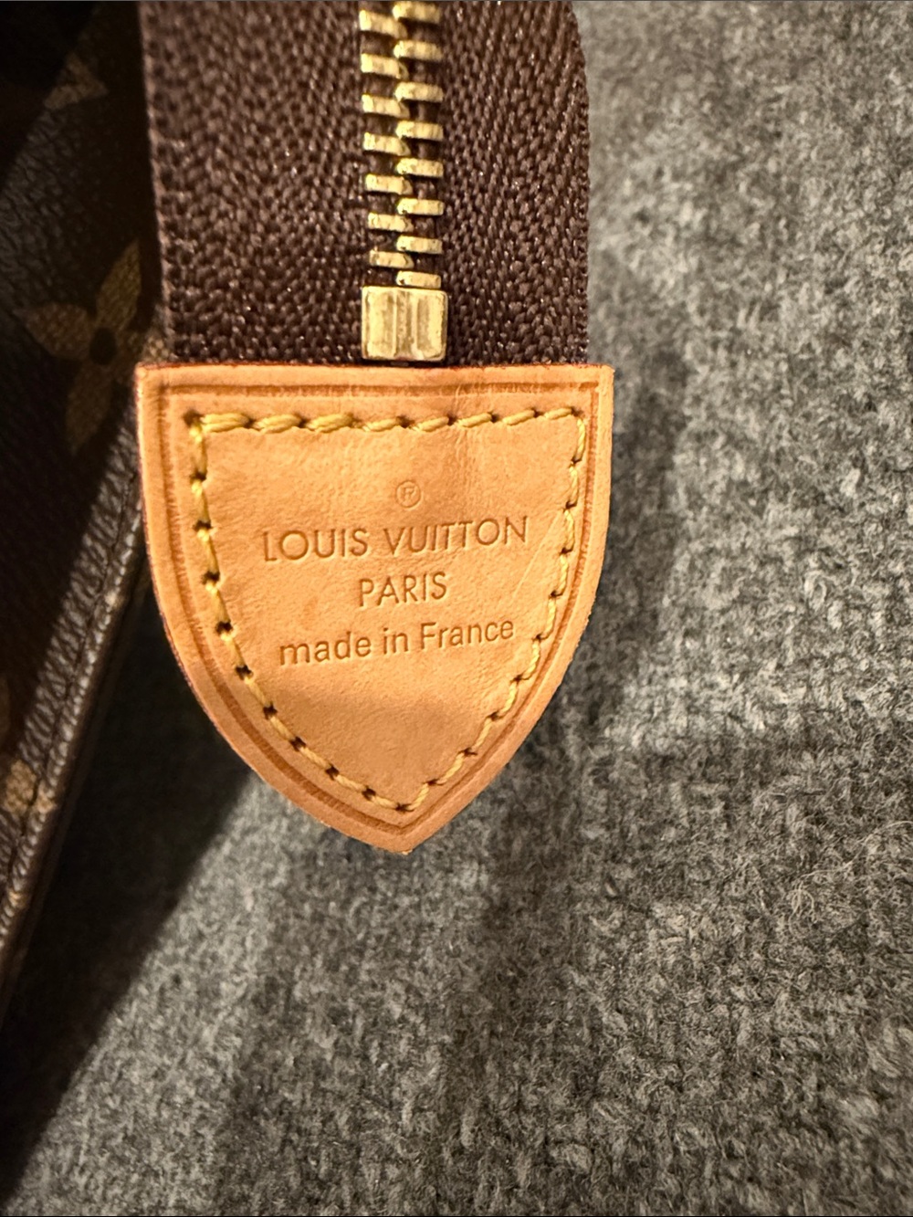 Louis Vuitton Monogram Canvas Toiletry 26 - Picture 2 of 16